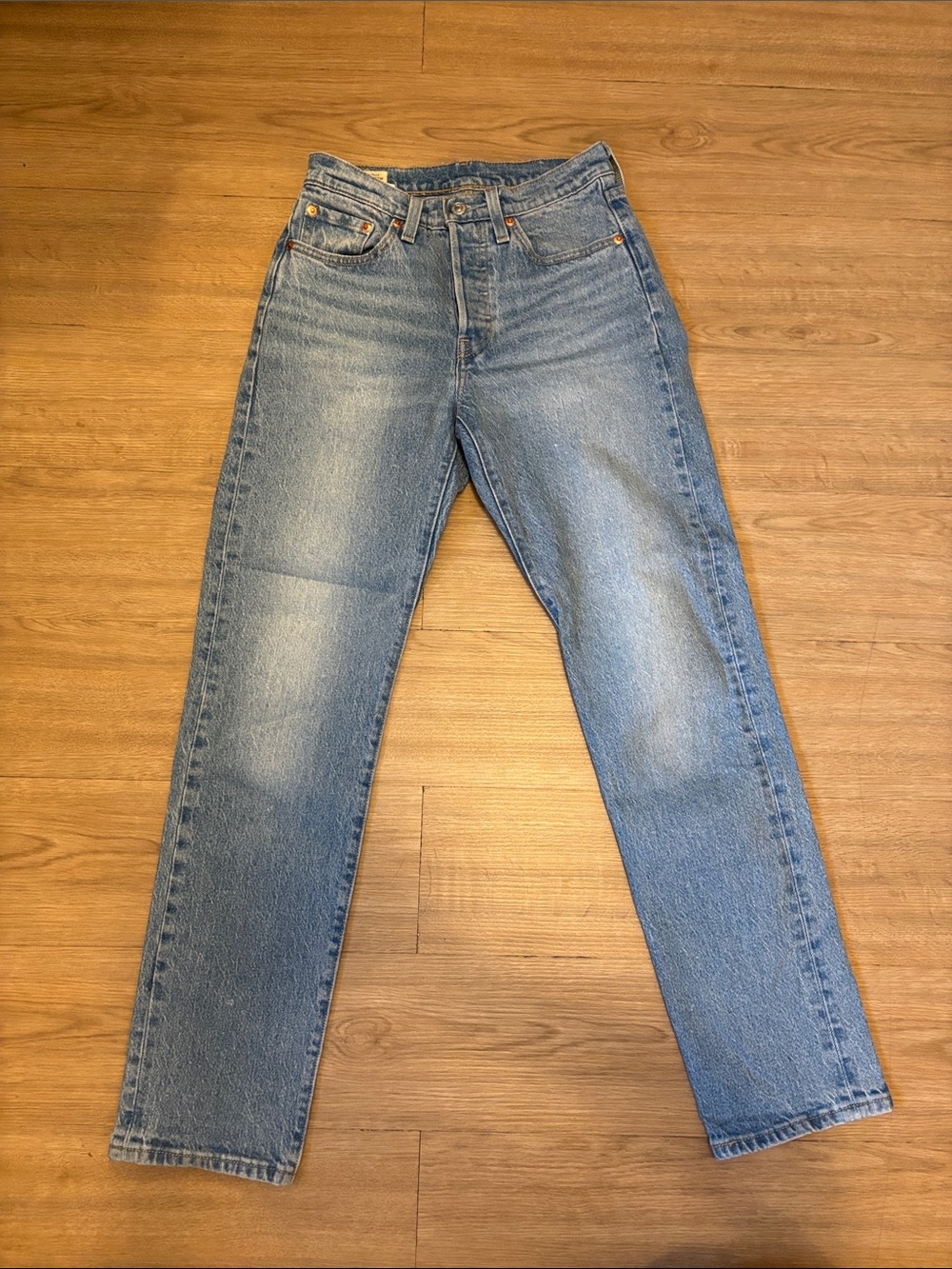 Levi’s 501 Classic Straight Fit women’s Blue Jeans
W 24 L30